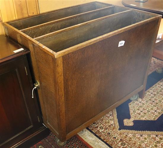 An early 20th century oak folio trolley, W.2ft 8in. D.2ft H.2ft 4in.